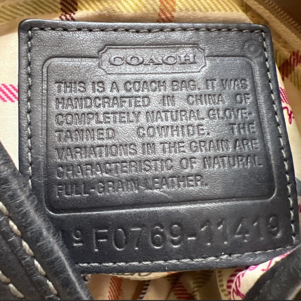 Authentic Coach Bleecker Leather Flap Large Shoulder Bag
Style No. F0769-11419 - Picture 6 of 9